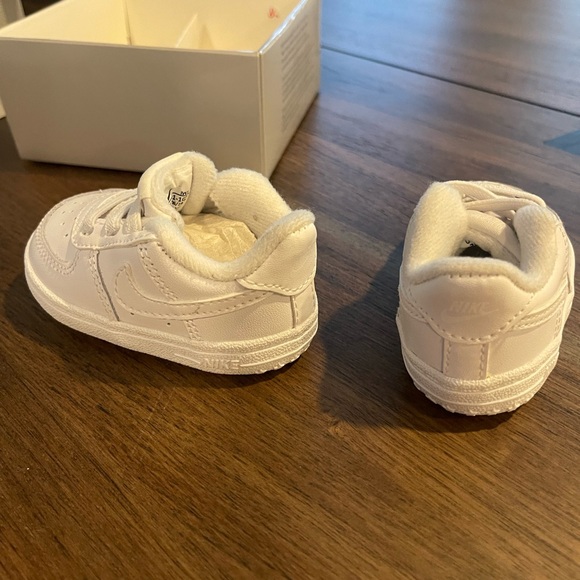 Nike Air Force 1 Crib Shoes - Picture 9 of 11